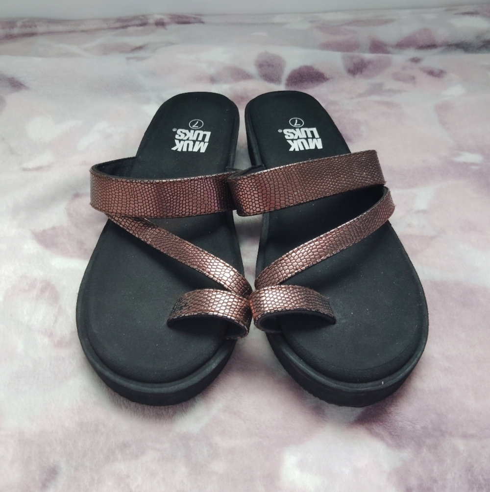 Muk Luks One Toe Sandals - Picture 2 of 4